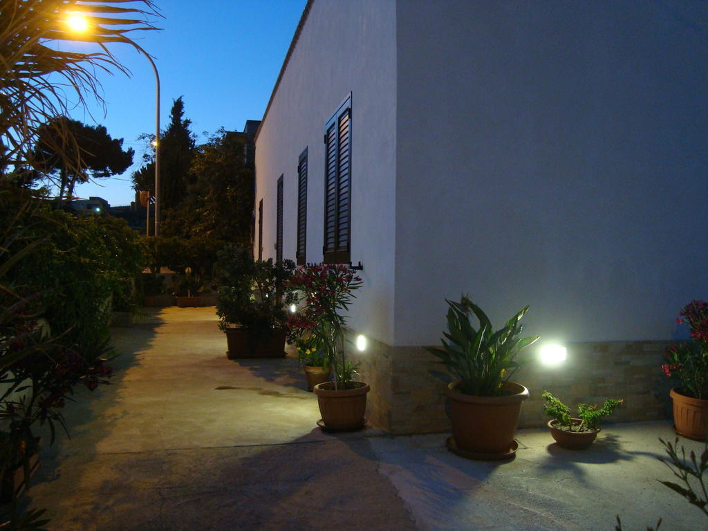 La Ninfea Bed and Breakfast Valderice Esterno foto